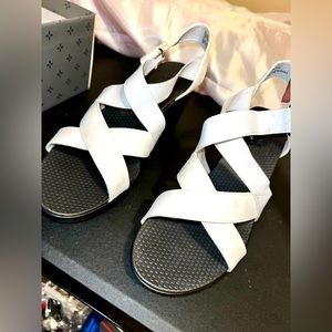 Criss cross white thick heel sandal